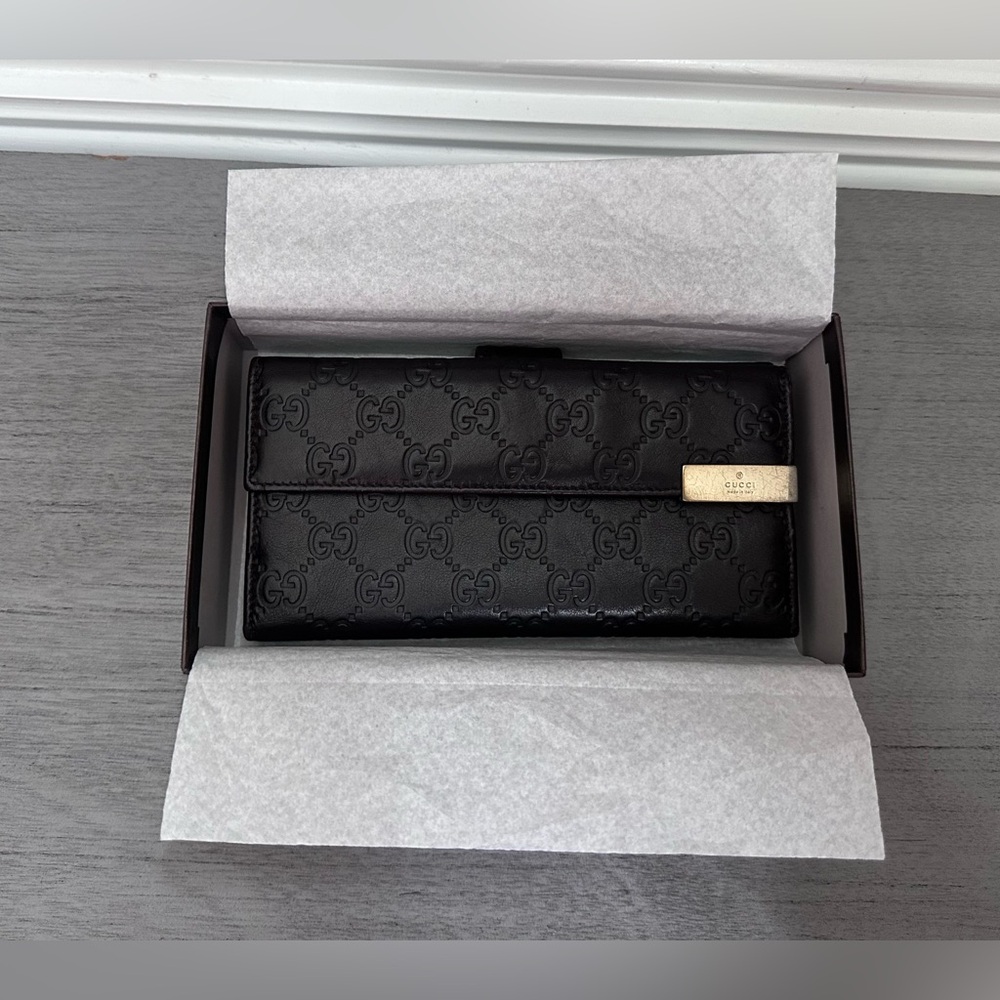 Authentic Gucci Wallet - Picture 4 of 12